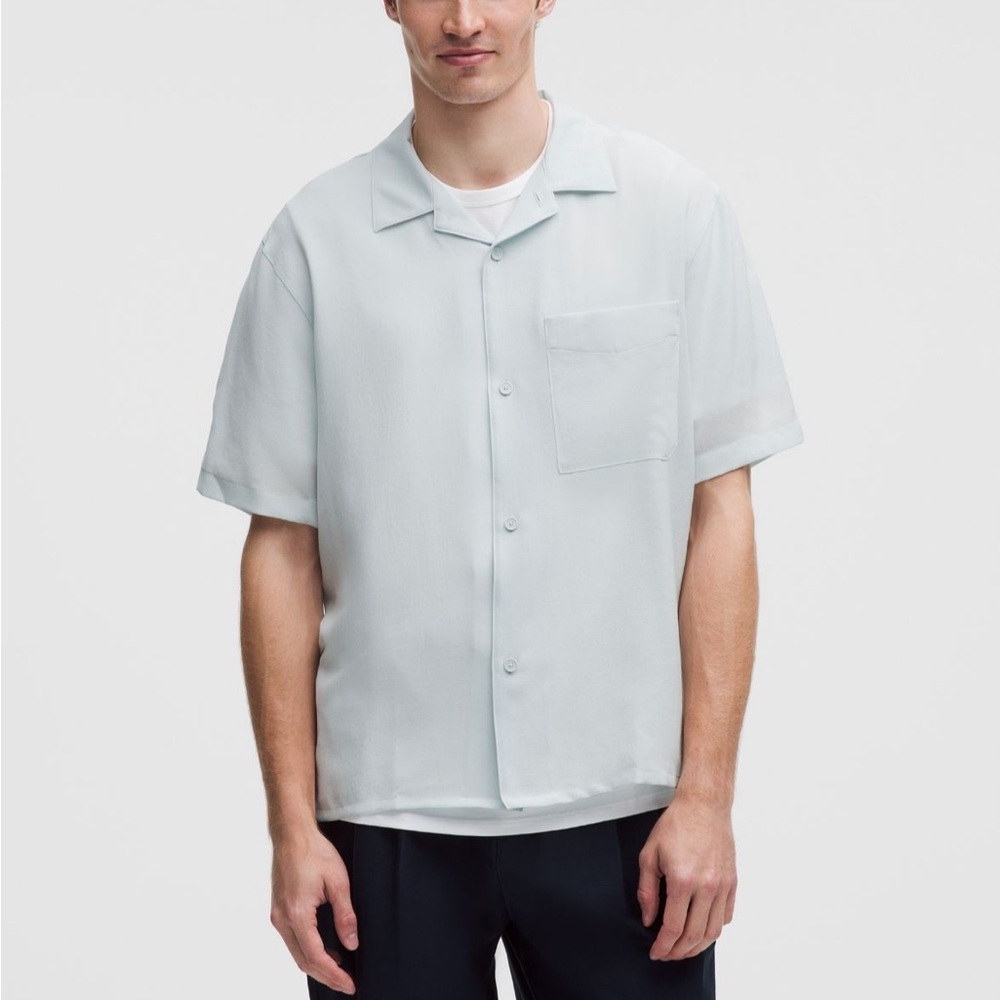 NWT Lululemon Lightweight Camp Collar Button-Up Size M - Picture 7 of 10